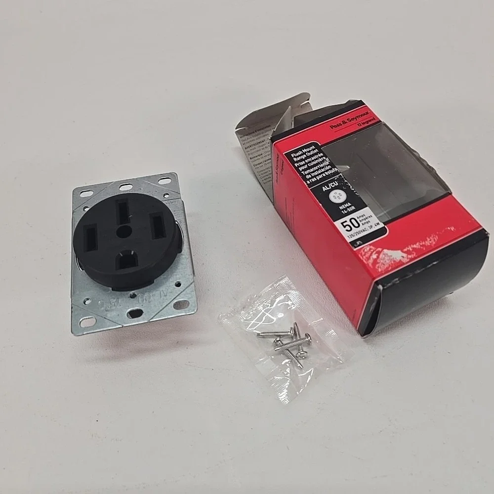Legrand/Leviton 50-Amp Range Stove Outlet Flush Outlet 125v/250v